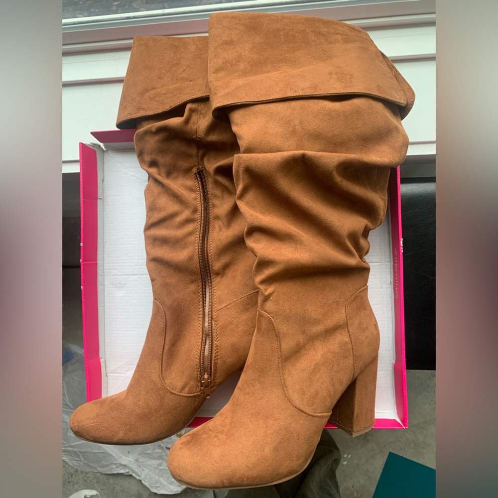 Shoe Dazzle Tan Suede Heeled Boots